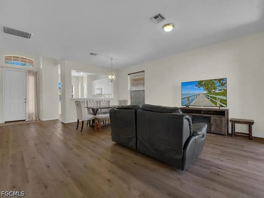 11204 Lakeland Circle Fort Myers FL 33913