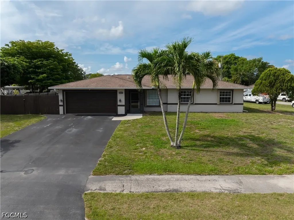 Naples FL, 4960 20TH Place SW