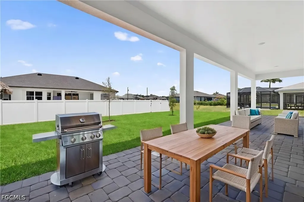 2105 NW 4th Street Cape Coral FL 33993