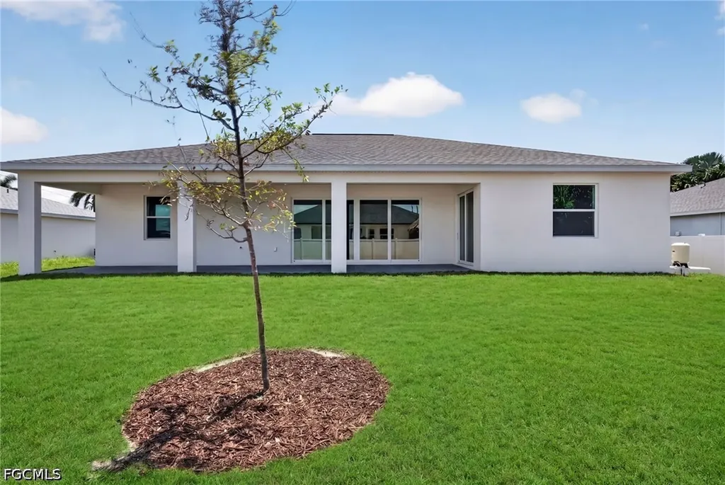 2105 NW 4th Street Cape Coral FL 33993