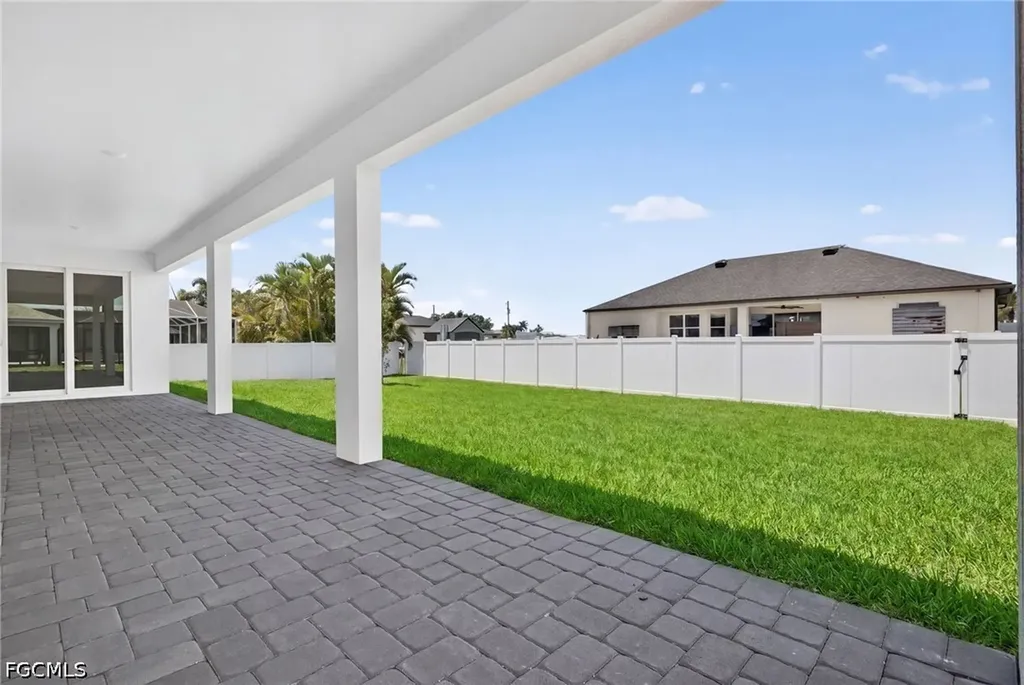 2105 NW 4th Street Cape Coral FL 33993