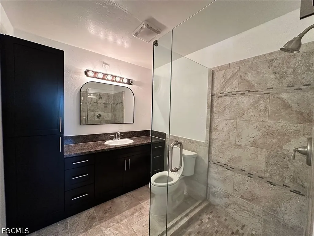4266 Island Circle Fort Myers FL 33919