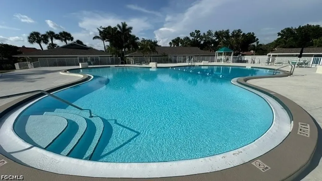 4266 Island Circle Fort Myers FL 33919
