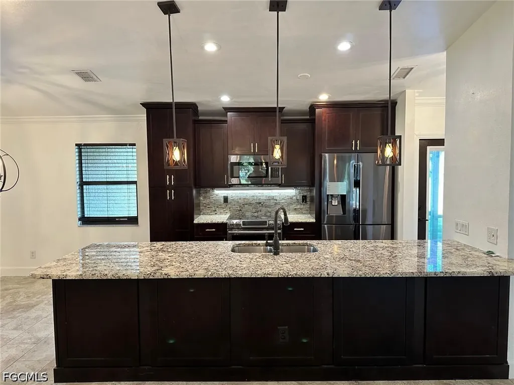 4266 Island Circle Fort Myers FL 33919
