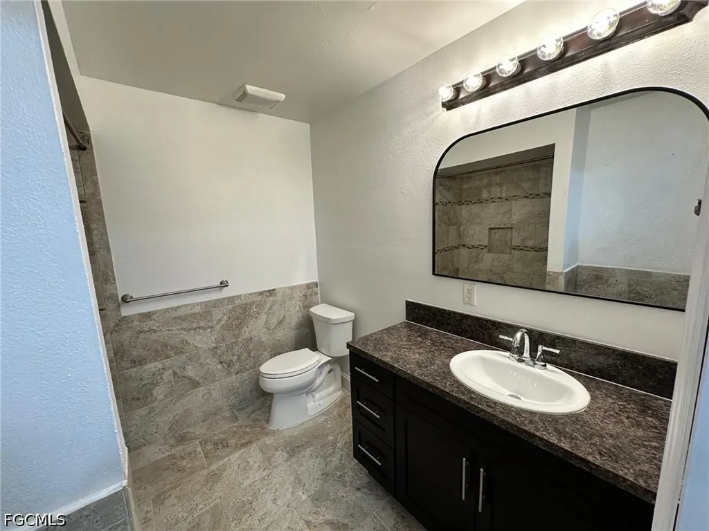 4266 Island Circle Fort Myers FL 33919