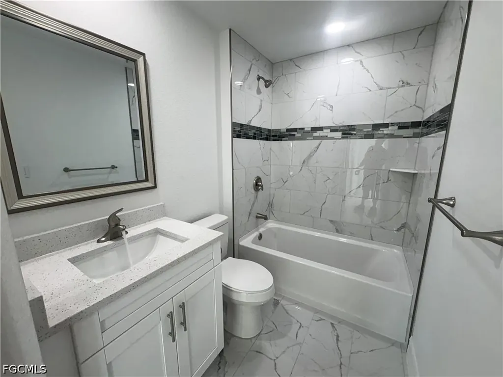 2810 NW 26th Place Cape Coral FL 33993
