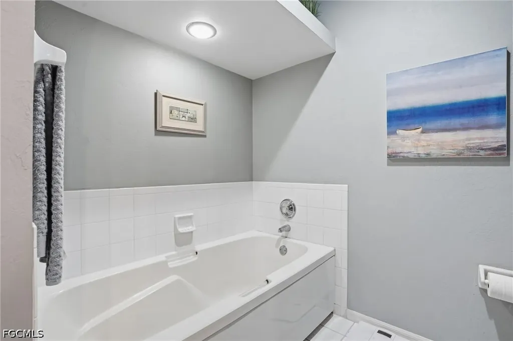 20 Cosmopolitan Drive Lehigh Acres FL 33936