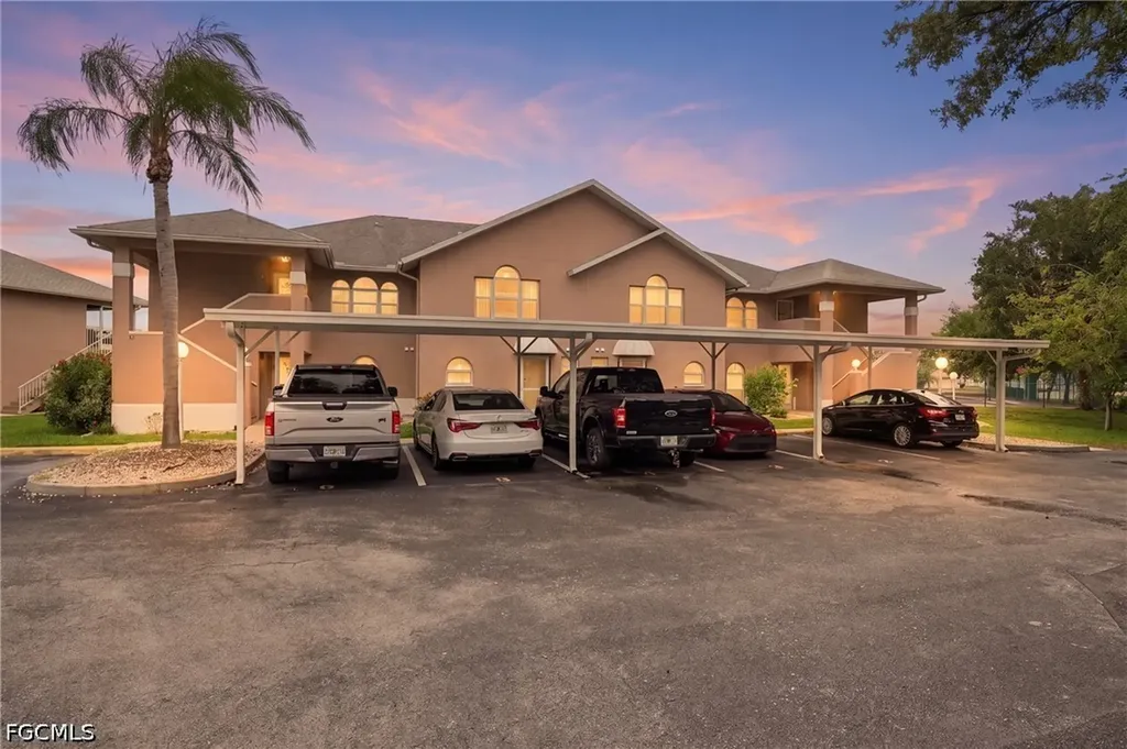 20 Cosmopolitan Drive Lehigh Acres FL 33936