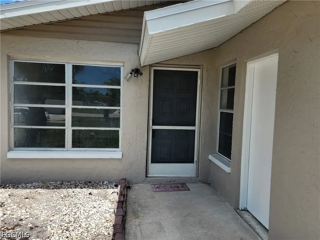 11370 & 11368 Summerwinds Court Fort Myers FL 33908