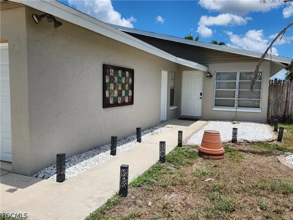 11370 & 11368 Summerwinds Court Fort Myers FL 33908