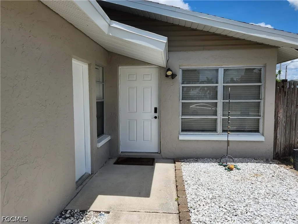 11370 & 11368 Summerwinds Court Fort Myers FL 33908