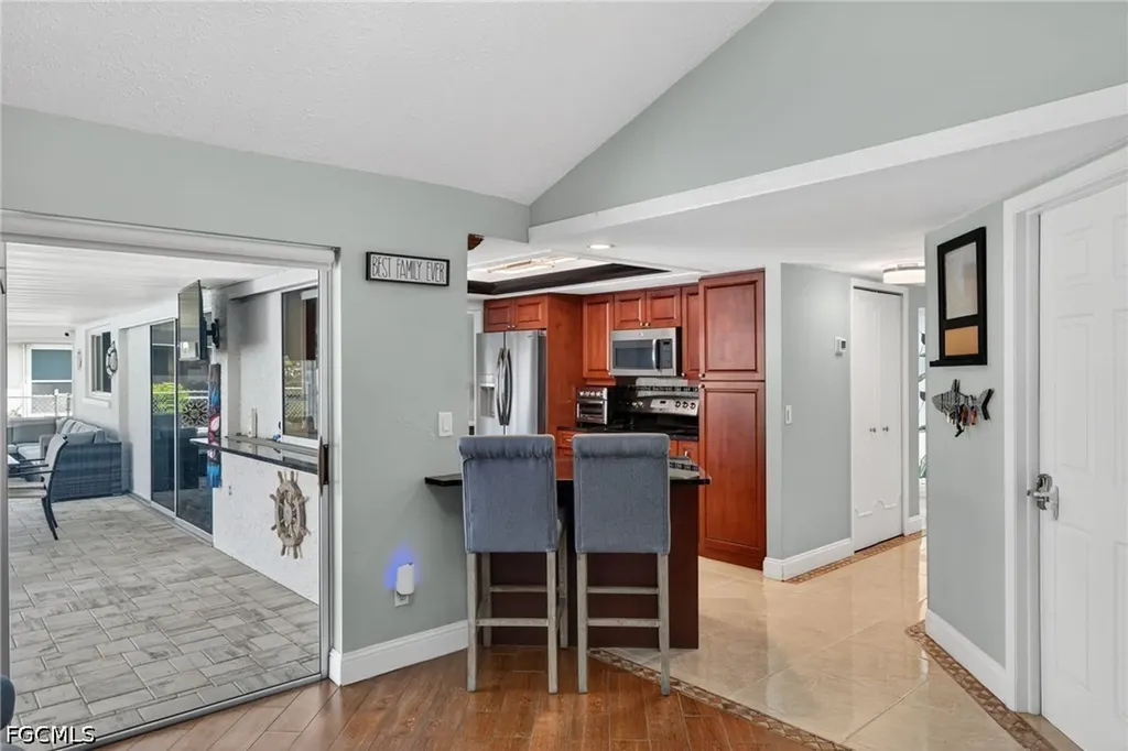 712 SE 32nd Terrace Cape Coral FL 33904