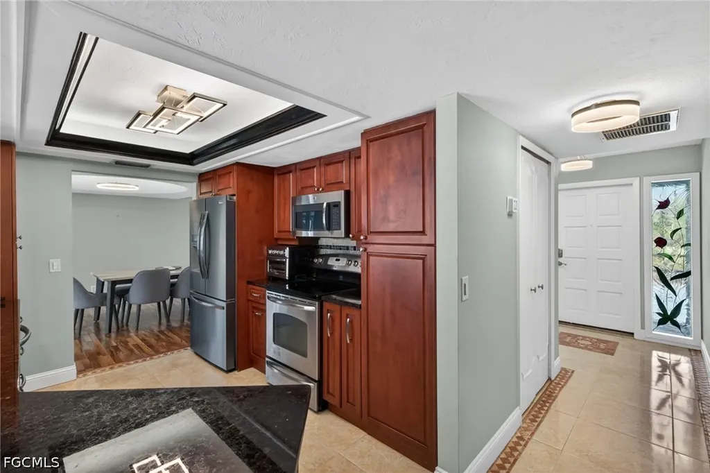 712 SE 32nd Terrace Cape Coral FL 33904