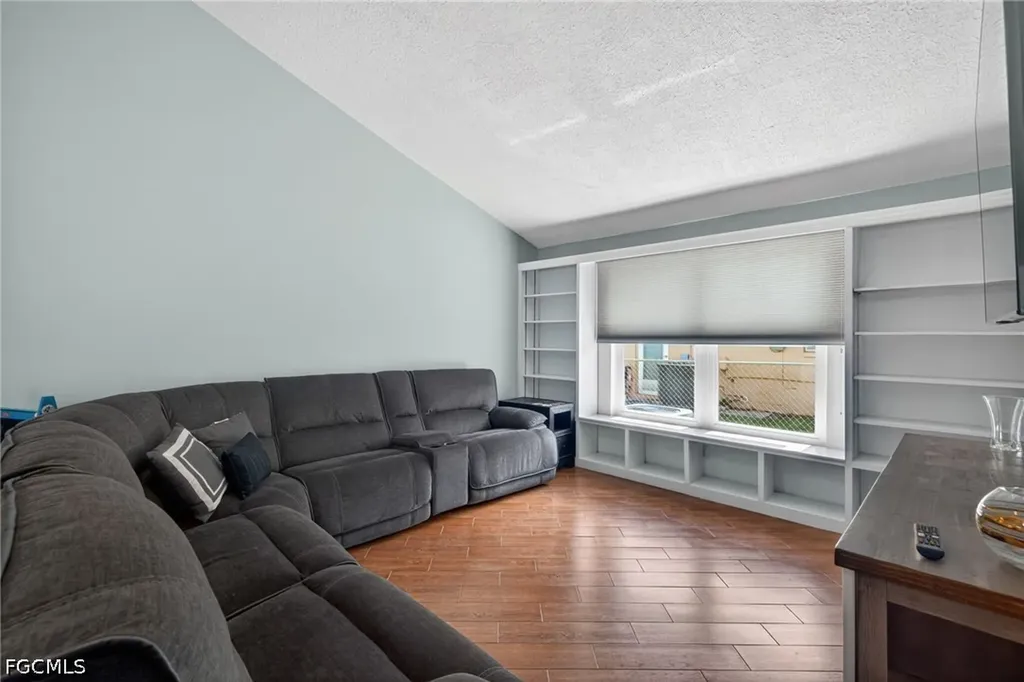 712 SE 32nd Terrace Cape Coral FL 33904