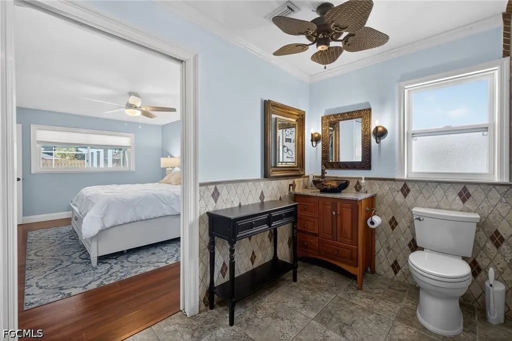 712 SE 32nd Terrace Cape Coral FL 33904