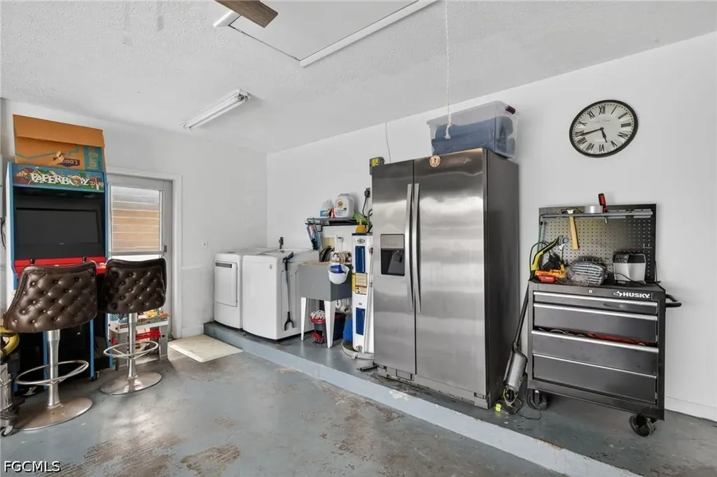 712 SE 32nd Terrace Cape Coral FL 33904