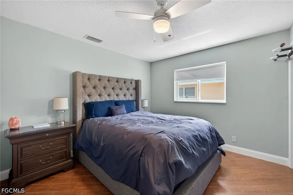 712 SE 32nd Terrace Cape Coral FL 33904
