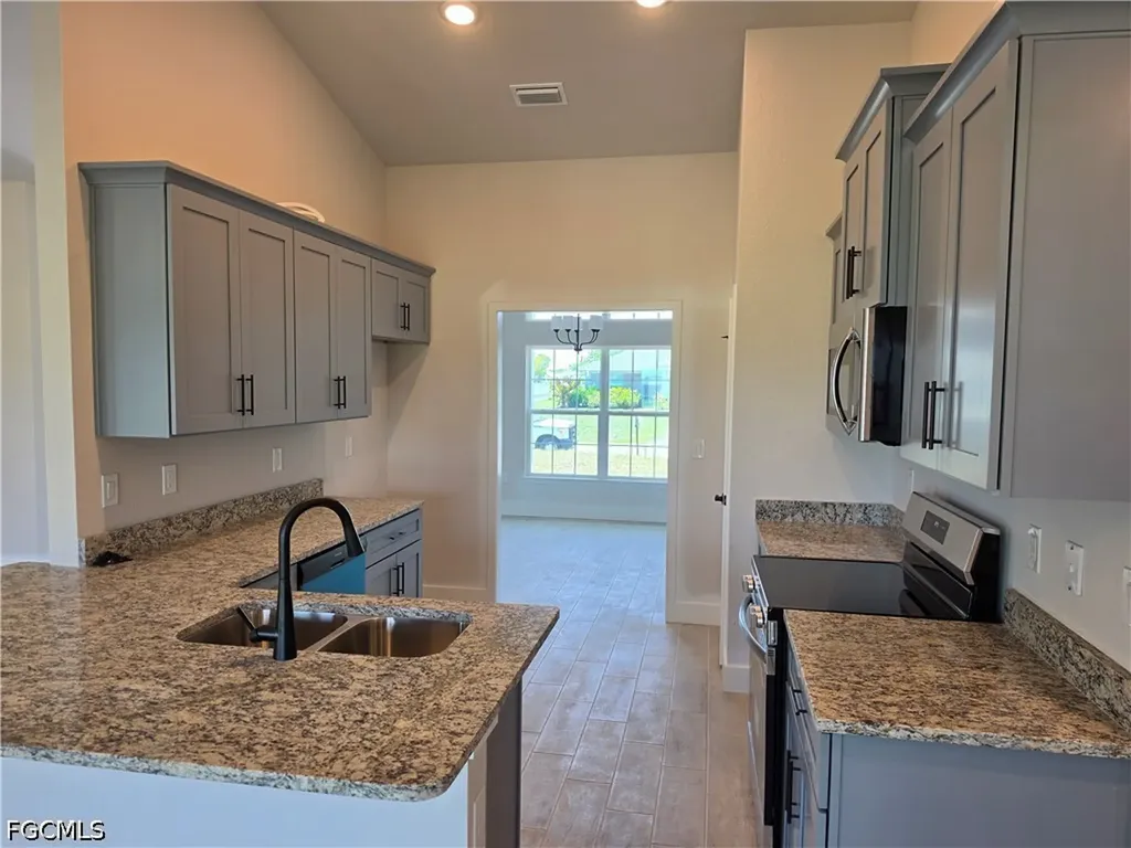 925 NW 8th Place Cape Coral FL 33993