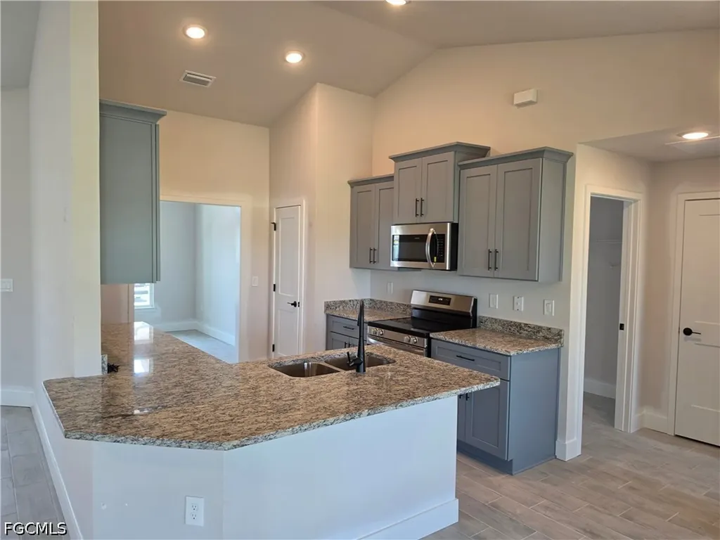 925 NW 8th Place Cape Coral FL 33993