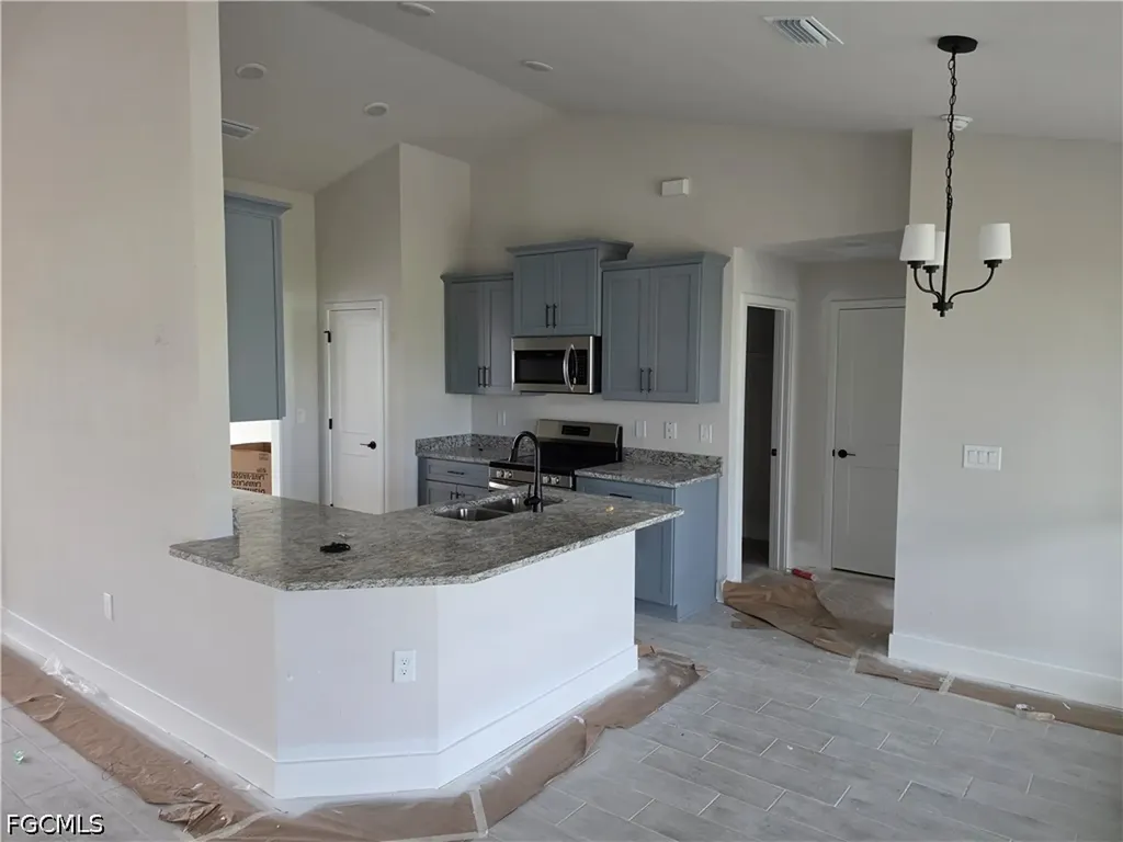 925 NW 8th Place Cape Coral FL 33993