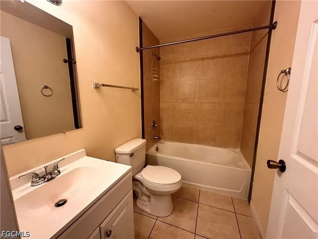 1309/1311 NE 8th Place Cape Coral FL 33909