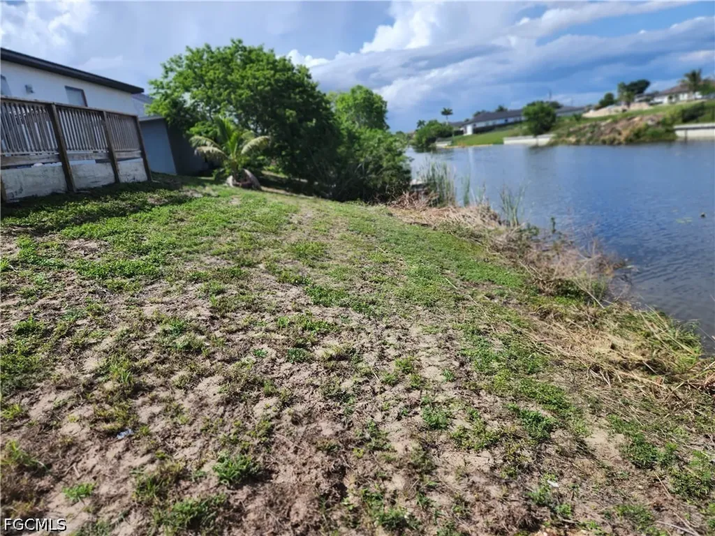 1309/1311 NE 8th Place Cape Coral FL 33909