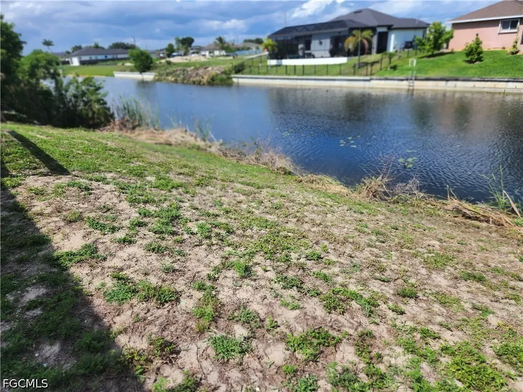 1309/1311 NE 8th Place Cape Coral FL 33909