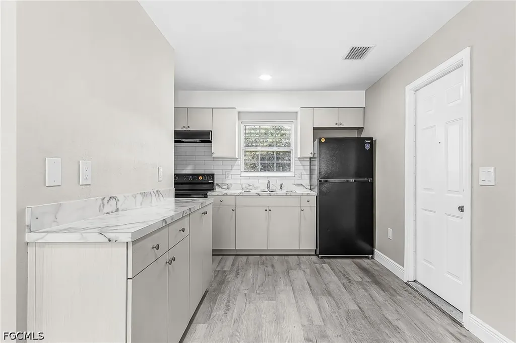 2648 Michigan Avenue Fort Myers FL 33916