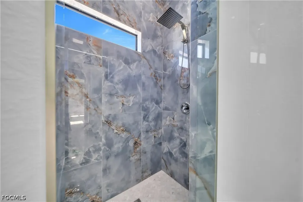 1125 NE 14th Terrace Cape Coral FL 33909