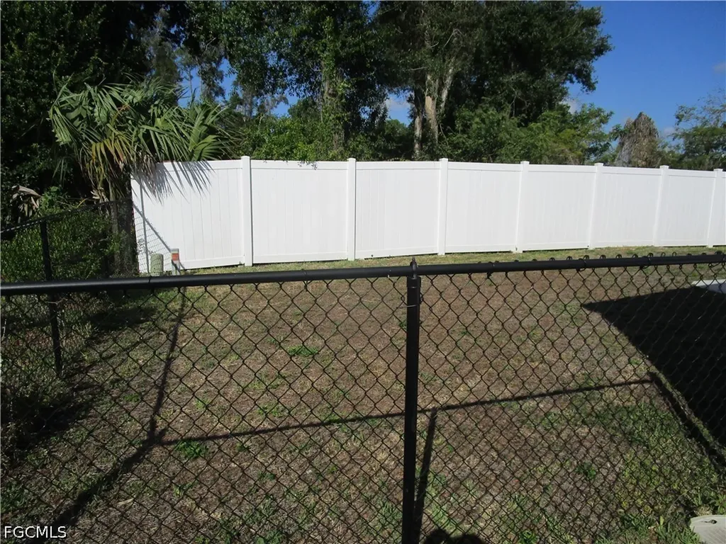 2809 Breezewood Drive North Fort Myers FL 33917