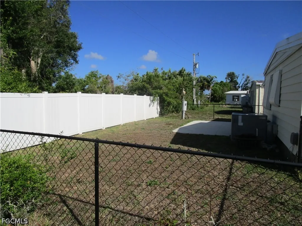 2809 Breezewood Drive North Fort Myers FL 33917