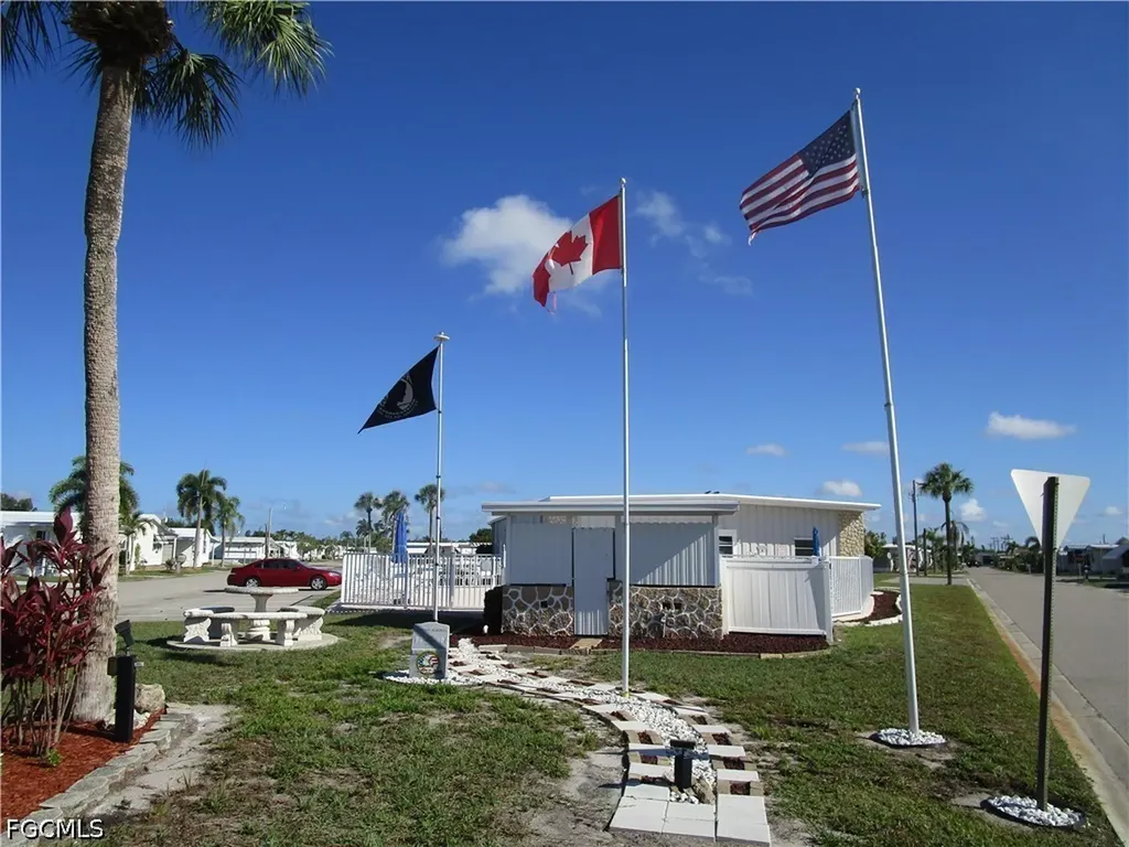 2809 Breezewood Drive North Fort Myers FL 33917