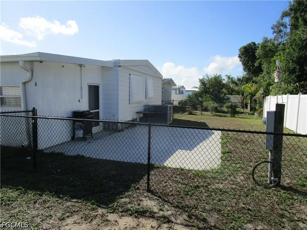 2809 Breezewood Drive North Fort Myers FL 33917
