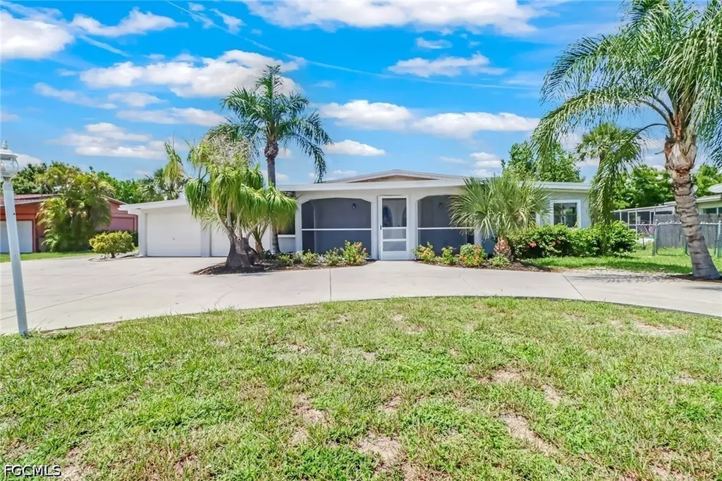 805 Leeland Heights Boulevard E Lehigh Acres FL 33936