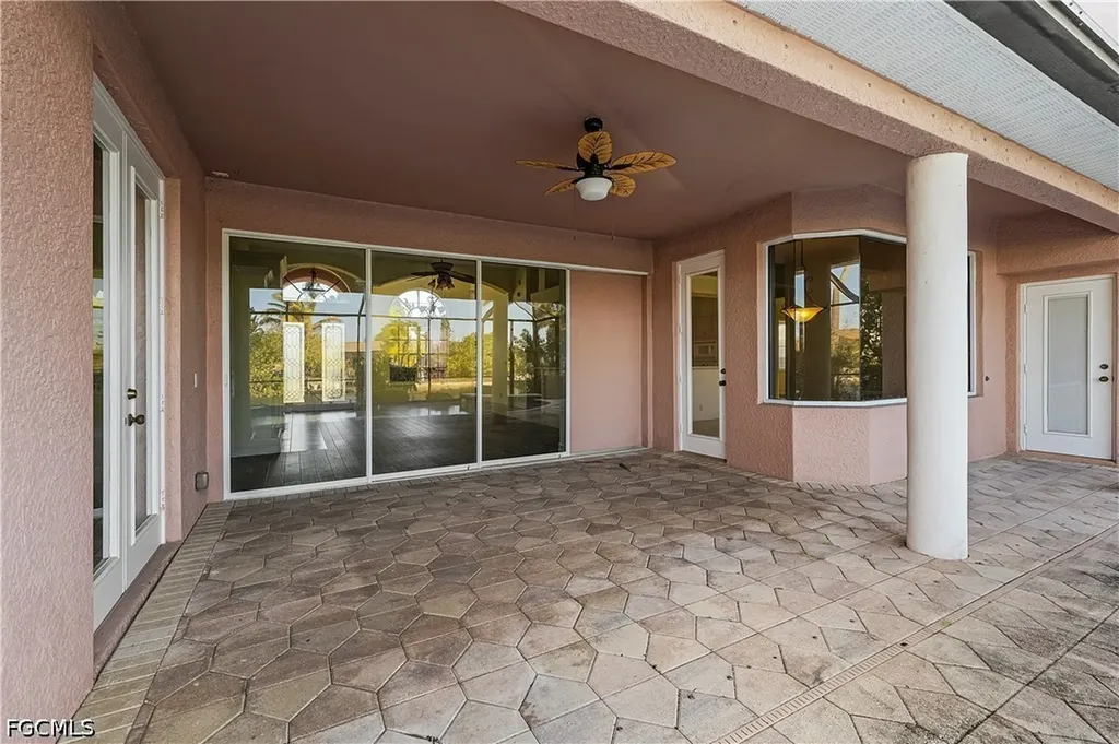 325 SE 21st Street Cape Coral FL 33990