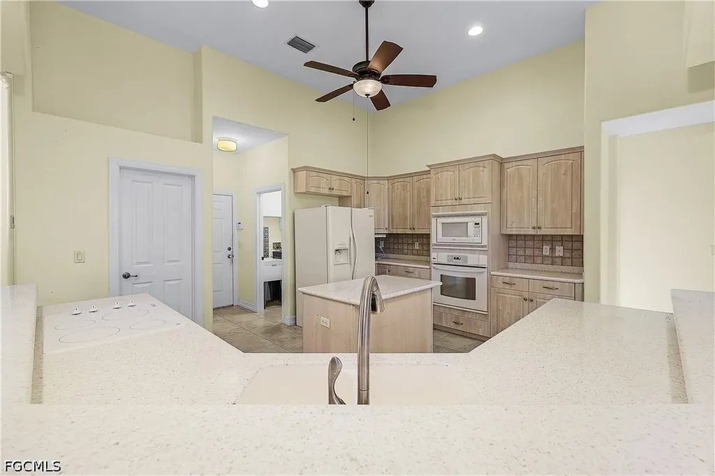 325 SE 21st Street Cape Coral FL 33990
