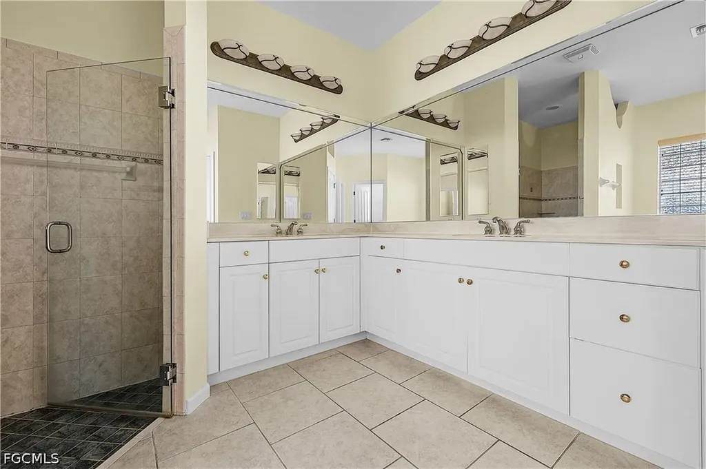 325 SE 21st Street Cape Coral FL 33990