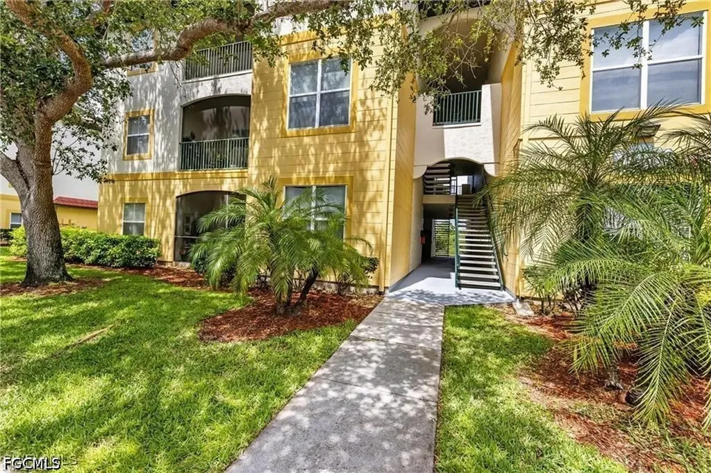 11530 Villa Grand Fort Myers FL 33913