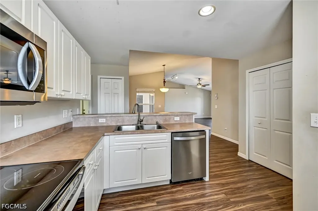 1338 NE 33rd Lane Cape Coral FL 33909