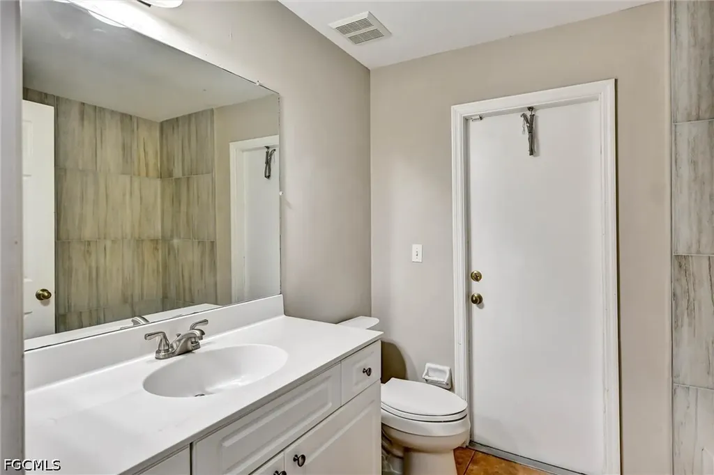 1338 NE 33rd Lane Cape Coral FL 33909
