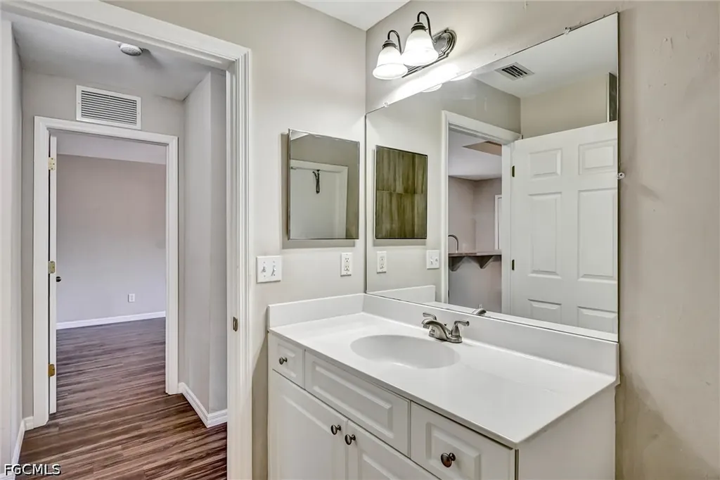 1338 NE 33rd Lane Cape Coral FL 33909