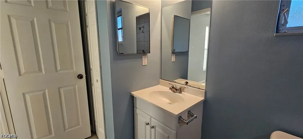 401 SE 24th Avenue Cape Coral FL 33990