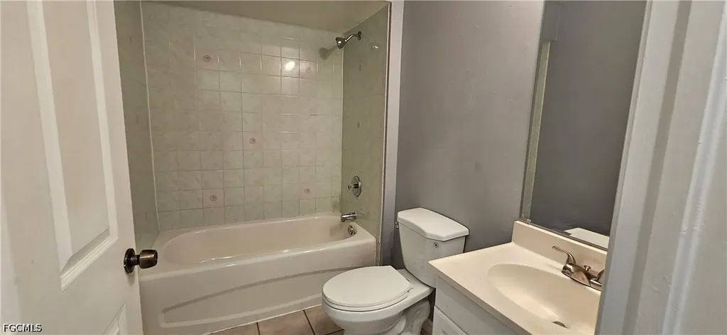 401 SE 24th Avenue Cape Coral FL 33990