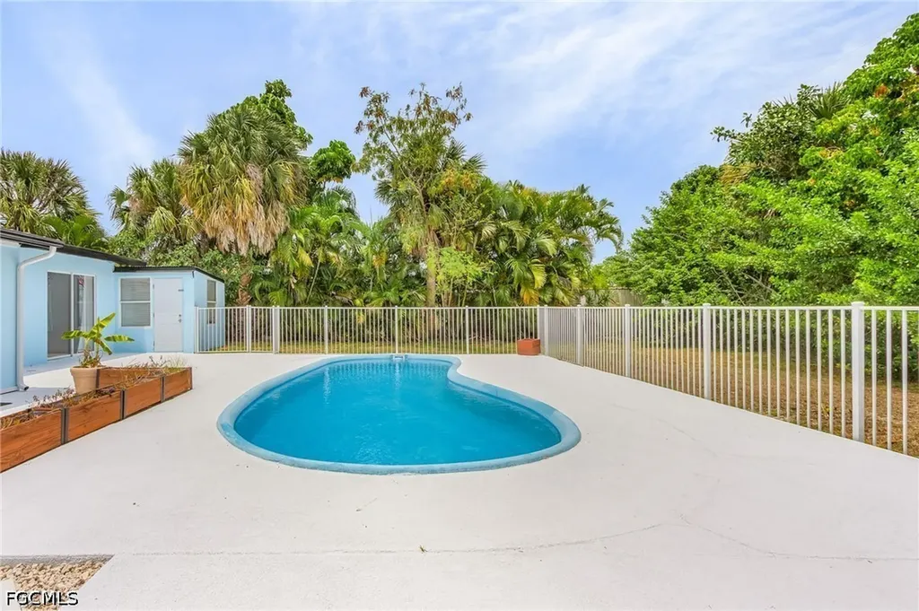 5251 Tower Drive Cape Coral FL 33904