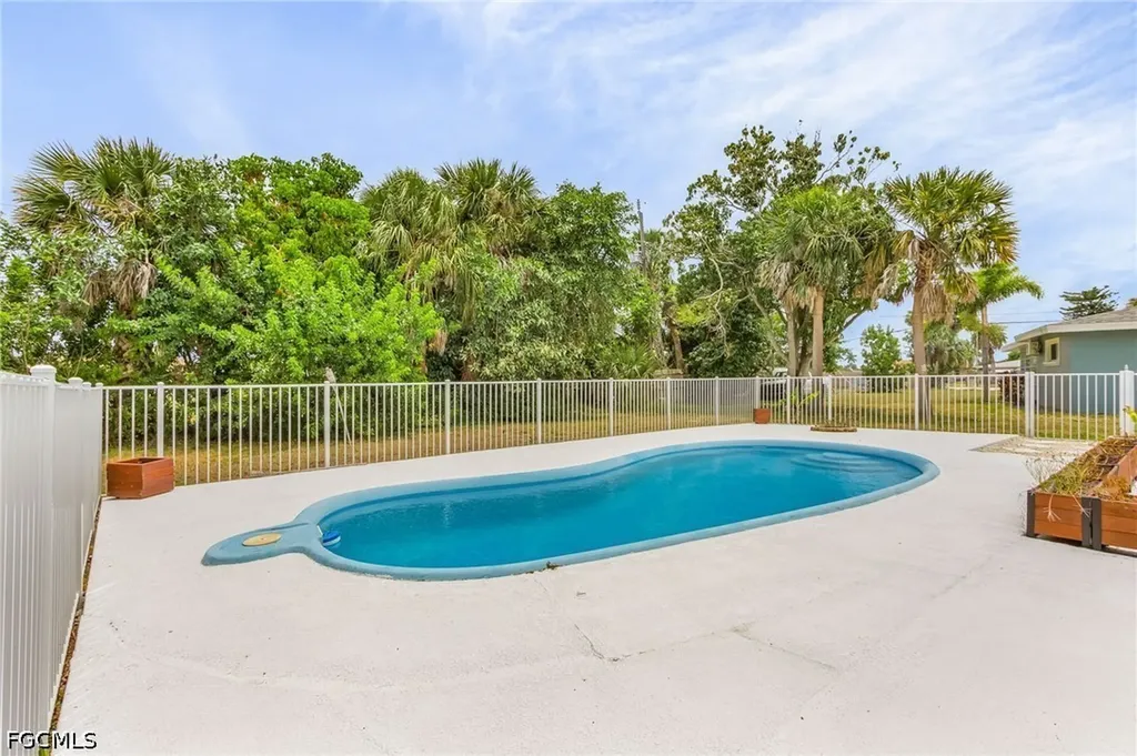 5251 Tower Drive Cape Coral FL 33904