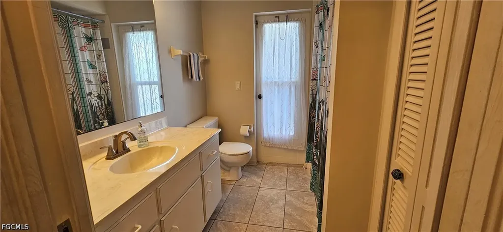 1203 SE 23rd Terrace Cape Coral FL 33990