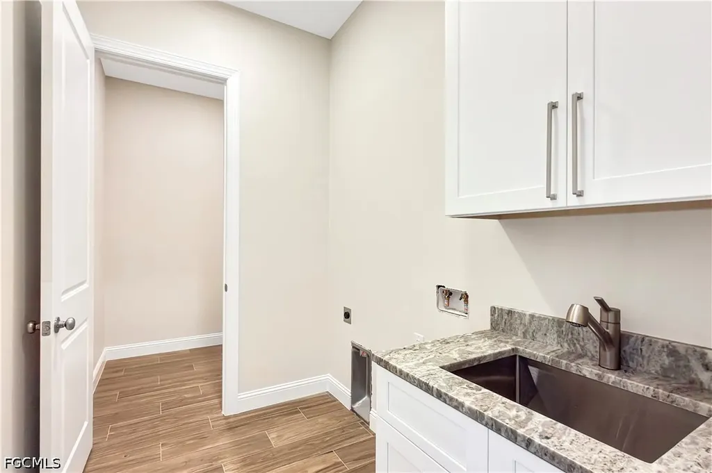 4403 SW 10th Avenue Cape Coral FL 33914