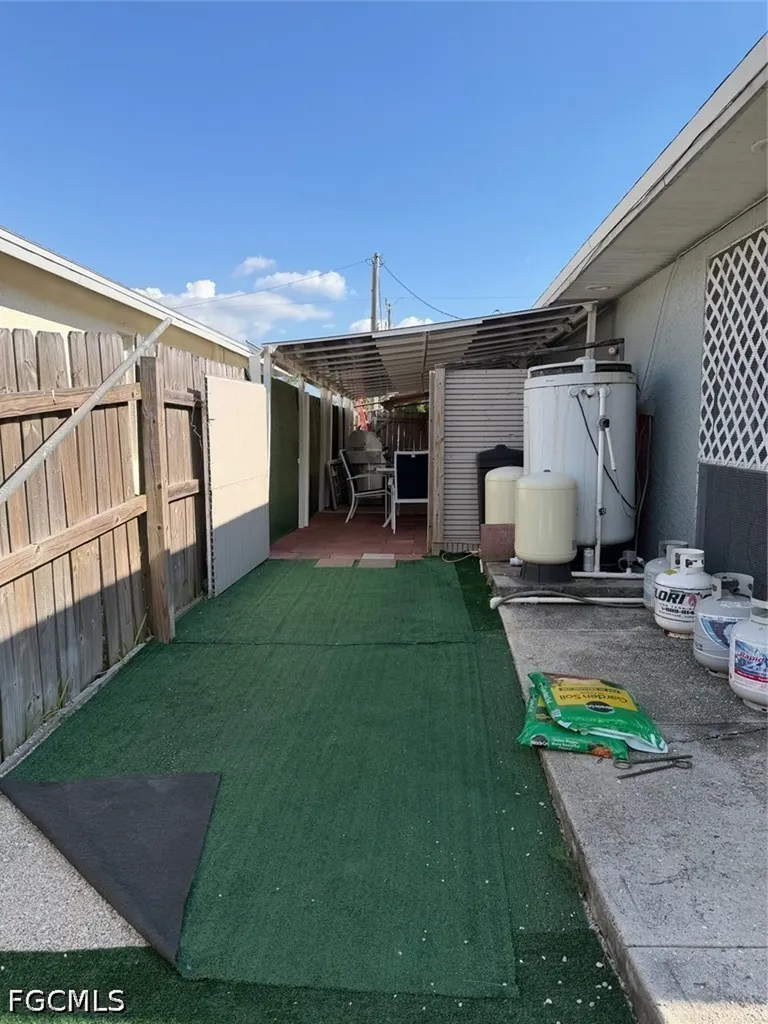 3502 20th Street SW Lehigh Acres FL 33976