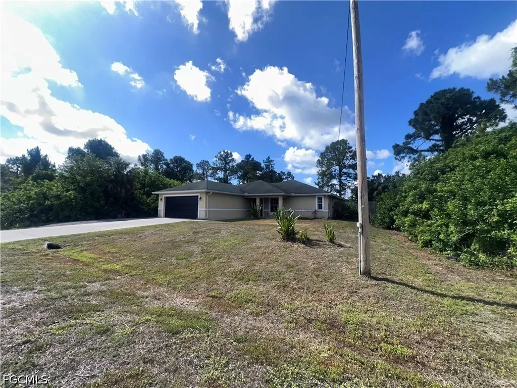 2905 20th Street W Lehigh Acres FL 33971