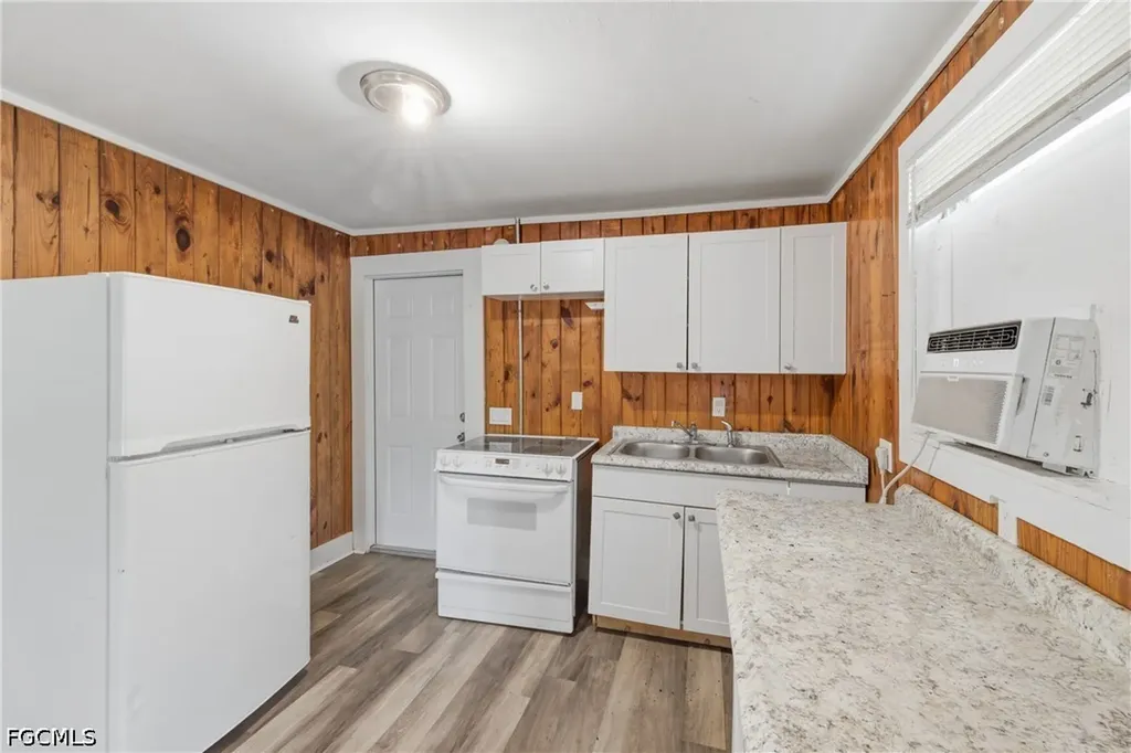 3318 Thomas Street Fort Myers FL 33916